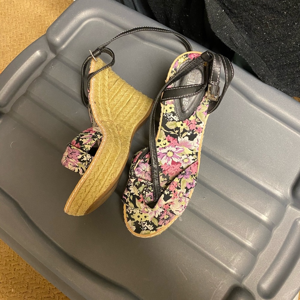 Dollhouse sandals